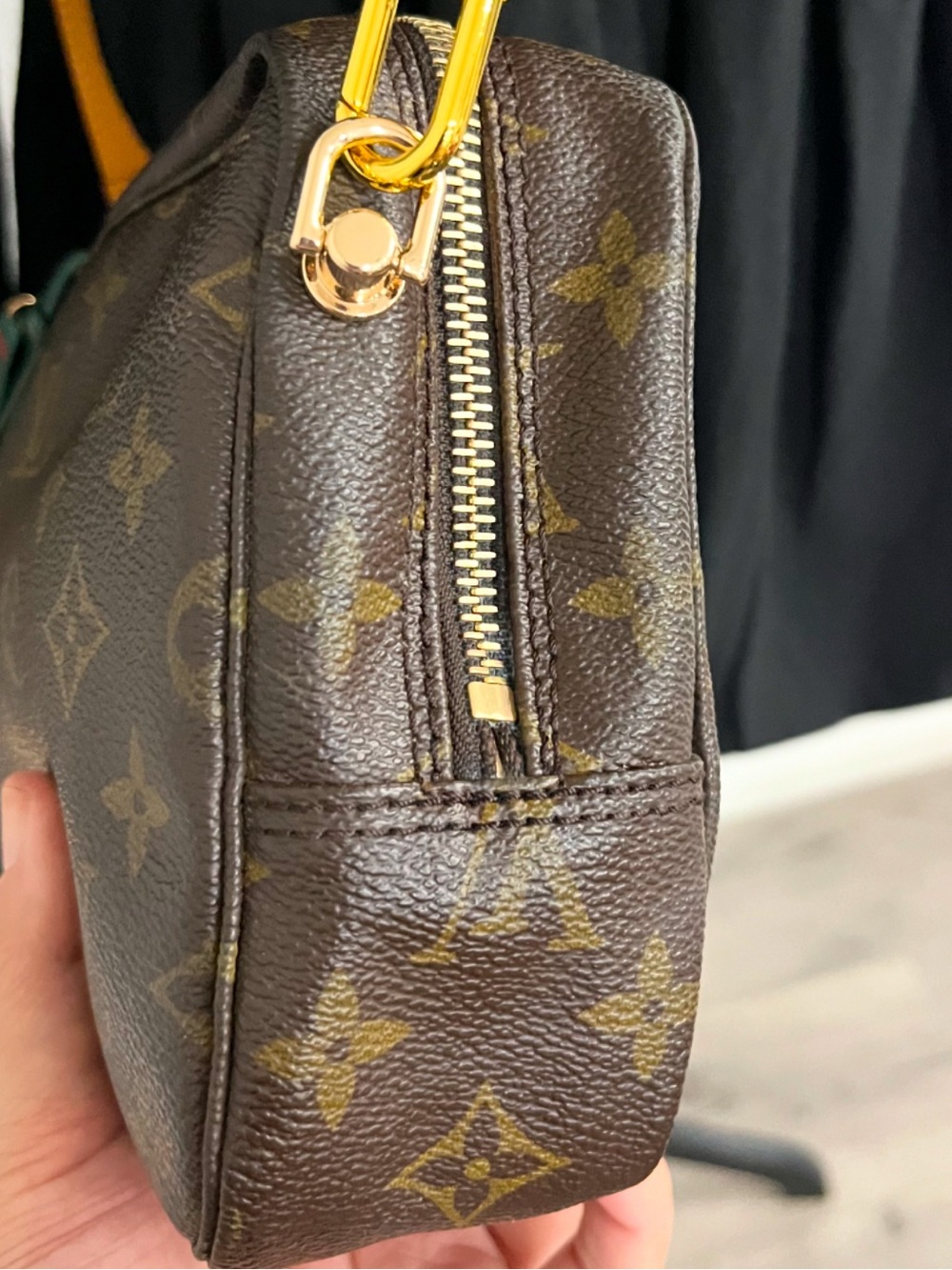 Louis Vuitton - Picture 9 of 14